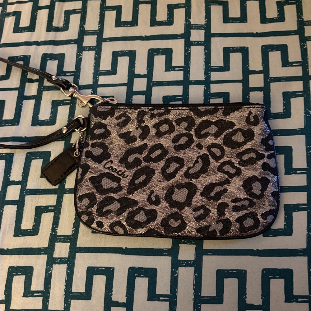 COACH WRISTLET BAG METALLIC SILVER BLACK ANIMAL PRINT LEOPARD WA…